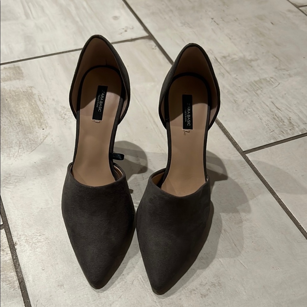 Brand new Zara Women's Black Pointed Toe Heels